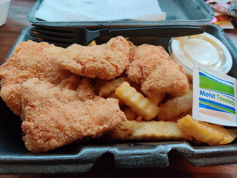 Seafood specials listed beside lemonade options.